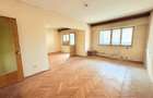 Apartament cu 4 camere decomandat în Central - 3