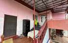 Casă cu 4 camere cu Teren 700 Mp în București - 2