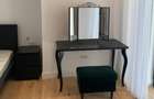 Apartament cu 3 camere semidecomandat în P-ța Victoriei - 4