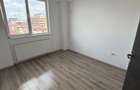 Inchiriez apartament 3 camere - 4