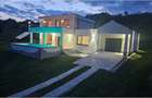 De vanzare: Casa moderna 330 mp, piscina ?i teren 3.000 mp - 2