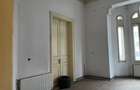 Casă individuală cu 15 camere cu Canalizare în P-ța Universității - 3