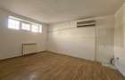 Casă cu 12 camere cu Canalizare în Central - 32