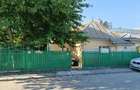 Casa cu teren de vanzare - 1