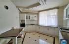 Vila cu 9 camere de vanzare in Bucov, 510 mp #17172