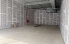 Spa?iu comercial de inchiriat 50 mp 80 mp 100 mp, Curtea de Arges Mall