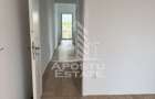 Duplex modern despartit prin camera tehnica