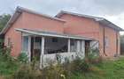 Casă cu 3 camere cu Teren 1600 Mp în Central