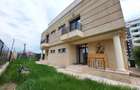 Vila de inchiriat Mamaia Nord | Kazeboo Beach | Curte 250 mp