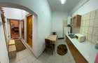 Inchiriez apartament 1 camera, bucatarie, hol baie in centru langa Hotel Hilton str 21 decembrie! Apartamentul este la demisol renovat! - 2