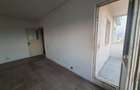 Apartament cu 2 camere decomandat în Km 5 - 4