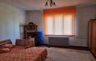 Casă individuală cu 8 camere cu Canalizare în Central - 6