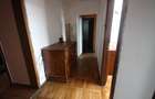 Proprietar vand apartament cu 3 camere, Zona Shopping City, complet decomandat
