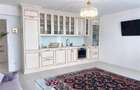 Apartament cu 3 camere decomandat în Tractorul - 3