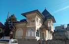 Casă cu 11 camere cu Teren 443 Mp în Vitan - 1