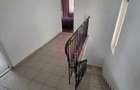 Vila de vanzare cu 8 camere ?i garaj in Busteni - 9