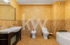 Închiriere apartament 4 camere, acces la parcare cu barieră, strada De Mijloc - 16