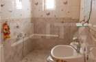 Casa cu etaj de vanzare cu piscina si garaj, zona Micro 14