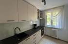 Prima inchiriere 3 camere, complet renovat, loc parcare asigurat.