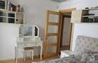 Apartament cu 4 camere decomandat în Trocadero - 3