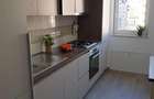 Apartament cu 3 camere decomandat în Tractorul - 4