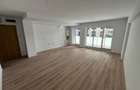 Apartament cu 3 camere decomandat în Titan - 9