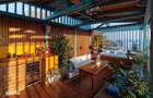 Penthouse cu un intreg perete doar din geamuri cu terasa si jacuzzi - 3
