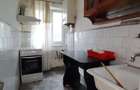 Apartament cu 3 camere semidecomandat în Micro 4 - 8