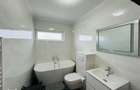 Apartament 2 camere cu balcon si parcare, baie cu cada si dus - 5