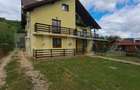 Casă 330 m2 – teren 1210 m2 – ideală pentru locuință sau pensiune - 1