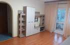 proprietar inchiriez apartament cu trei camere semidecomandat - 2