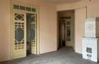 Casă individuală cu 15 camere cu Canalizare în P-ța Universității - 6