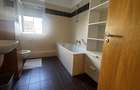 Apartament cu 3 camere decomandat în Chitila - 9