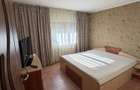Inchiriez apartament cu 3 camere - 1