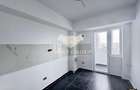 Apartament cu 3 camere decomandat în P-ța Victoriei - 12