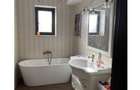 Vila 5 camere zona 1 Decembrie 1918 - 2