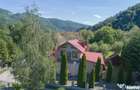 Casa de vacan?a cu 9 camere de vanzare Moieciu de Jos - Moieciu (Brasov)