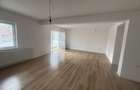 Apartament cu 3 camere în Unirea - 2