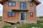 Casa cu mansarda de vanzare