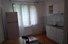 Ofer spre inchiriere garsoniera spatioasa, zona Garii. Rog seriozitate. - 5