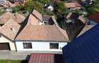 Casa de vanzare singur pe curte zona lini?tita