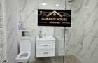 Bloc nou, zona Lamaitei, apartament cu 2 camere, parcare, 72 000 neg.