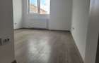 Apartament cu 2 camere semidecomandat în Apărătorii Patriei - 4