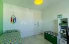 Apartament cu 3 camere decomandat în Tractorul - 7