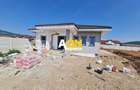 Casă cu 4 camere cu Teren 500 Mp în Micești - 1