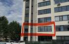 Vand apartament cu 3 camere, doua bai, balcon si paracre inclusa. - 1