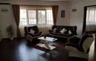 Apartament cu 3 camere semidecomandat în Central - 1