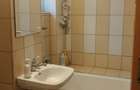 Apartament cu 3 camere semidecomandat în Km 4 - 8