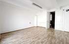 Apartament cu 4 camere decomandat în Central - 3