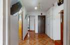 Apartament cu 3 camere semidecomandat în Constructorilor - 11
